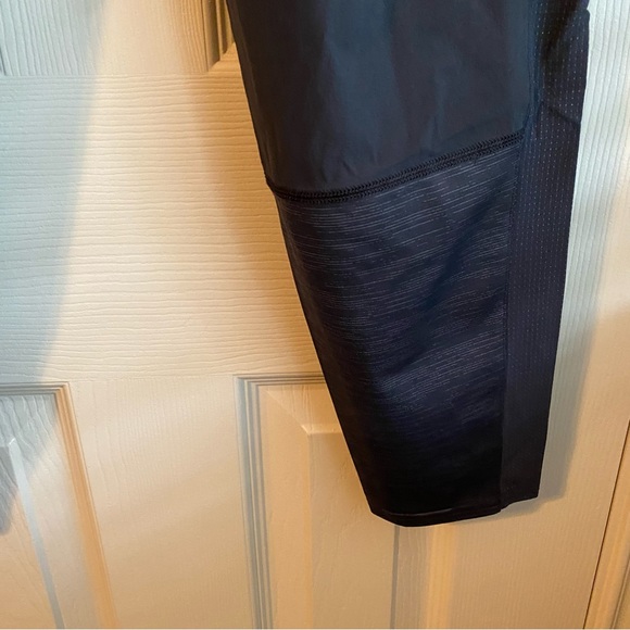 RARE ITEM - EUC Outdoor Voices Track Pant in Black, Size Small - Picture 6 of 6